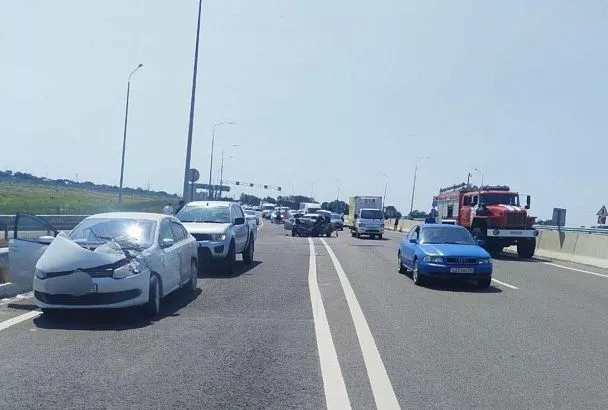 Три человека погибли в массовом ДТП на трассе в Краснодарском крае