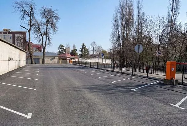 Бесплатную парковку благоустроили неподалеку от аэропорта Краснодара