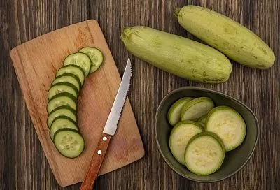 Мариную кабачки: бабушкин рецепт, которым умоляют поделиться все подруги