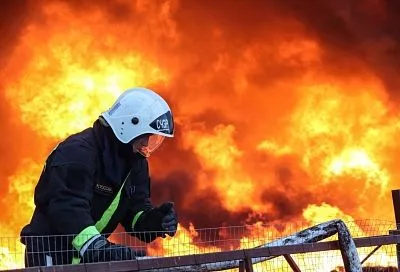 Крупгый пожар после атаки БПЛА потушен в Темрюкском районе