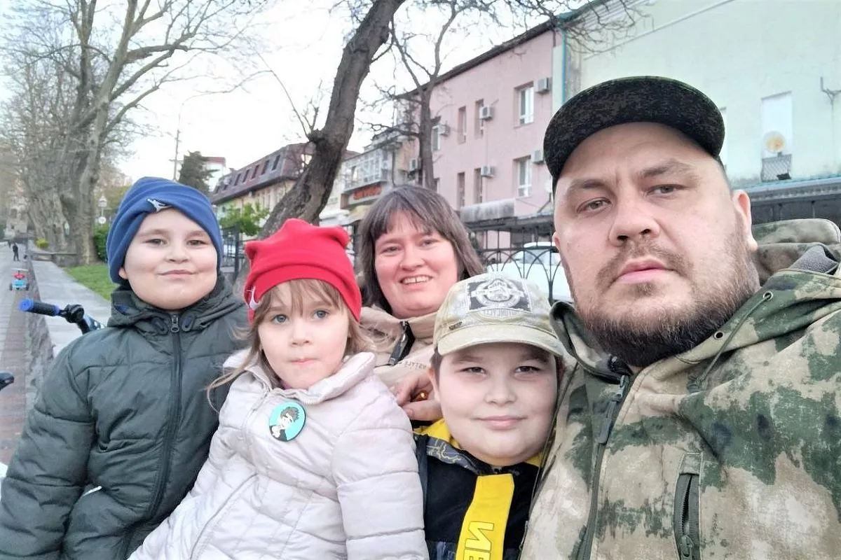 Супруги Баревы уверены, что совместная деятельность сближает их и подает детям хороший пример взаимовыручки, поддержки и ответственности. Супруги Баревы уверены, что совместная деятельность сближает их и подает детям хороший пример взаимовыручки, поддержки и ответственности.