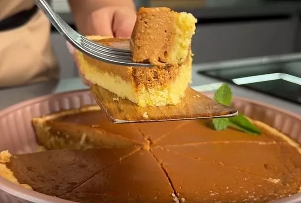 Пробую пирог «Карамельное чудо» на песочном тесте - не остановлюсь: простая выпечка, которая тает во рту