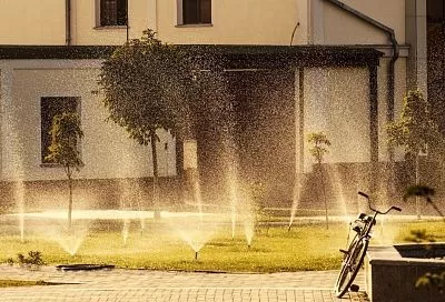 Ищите тень и воду. Как понять, что у человека на улице случился тепловой удар и как ему правильно оказать помощь
