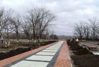 В Армавире по нацпроекту благоустраивают «Городскую рощу»