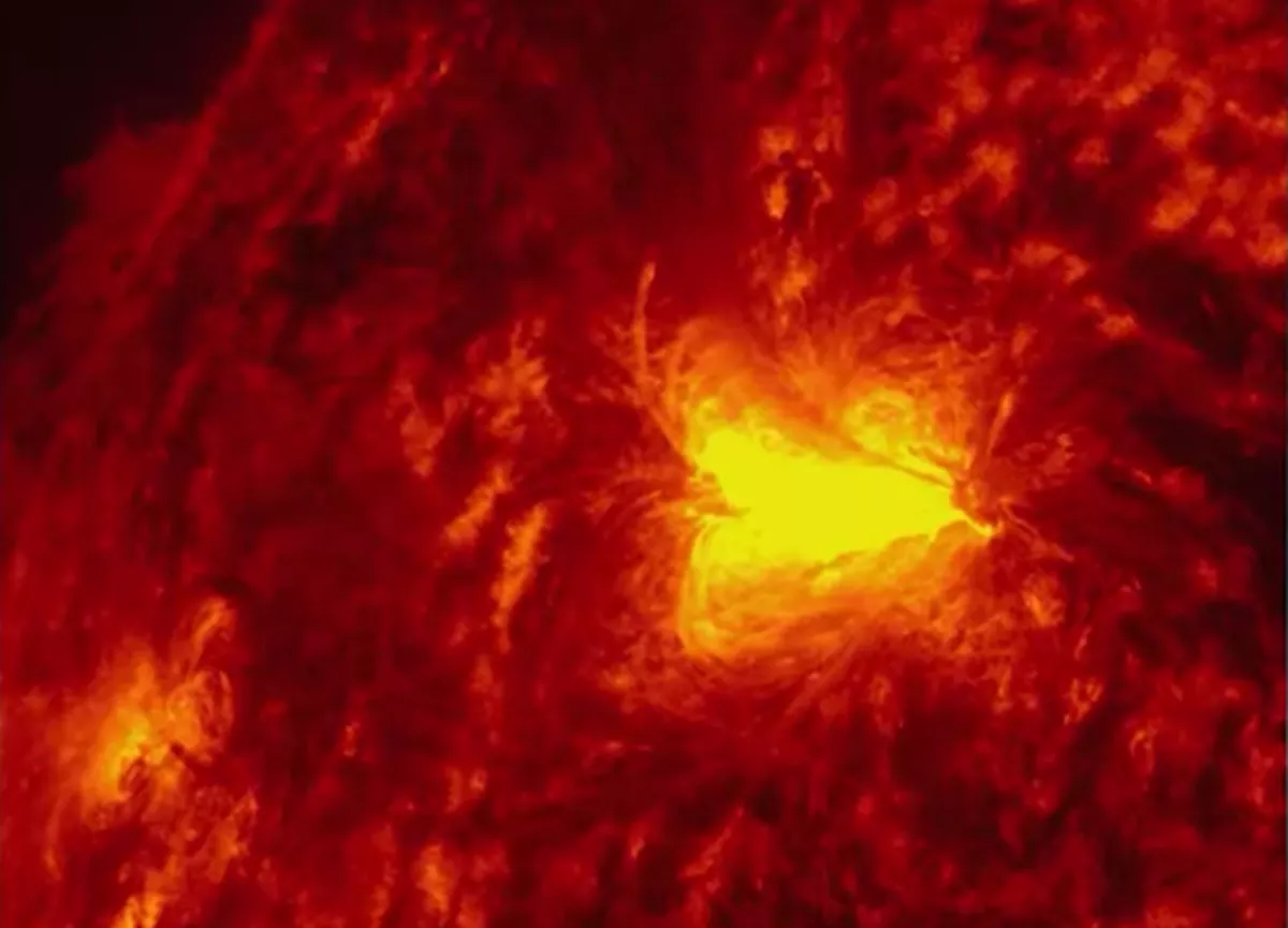 Ученые оценили риски для Земли после супервспышки на Солнце