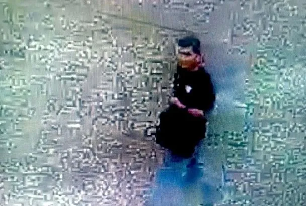 Полиция ищет курьера мошенников, забравшего у кубанской пенсионерки 1,7 млн рублей