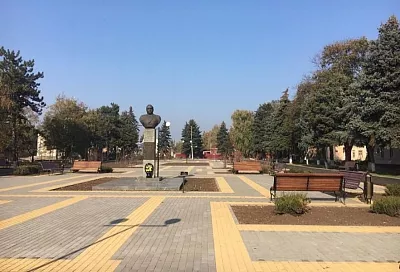 В Гулькевичском районе отремонтирован сквер и площадь перед Домом культуры