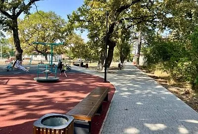 Парк в Крымске благоустраивают по нацпроекту