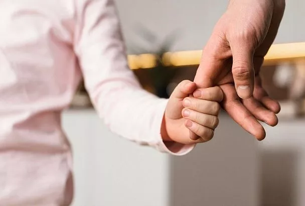 Покусанный хаски мальчик из Сочи впервые встретился с своим спасителем