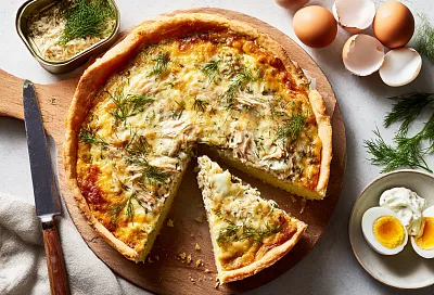 Рыбный манник: заливной пирог, который пропекается ровно и держит красивый разрез