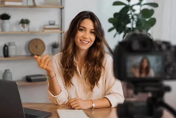 Состоятельные россияне не верят блогерам: исследование раскрыло главный источник их доверия