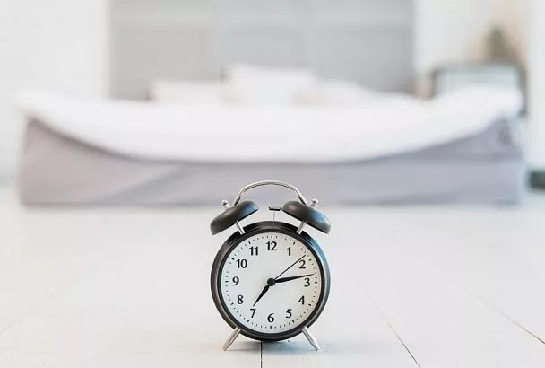 Избавьтесь от него немедленно: врач рассказала о вредном влиянии на здоровье будильника