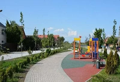 В Крымске благоустроена аллея в рамках нацпроекта «Жилье и городская среда»