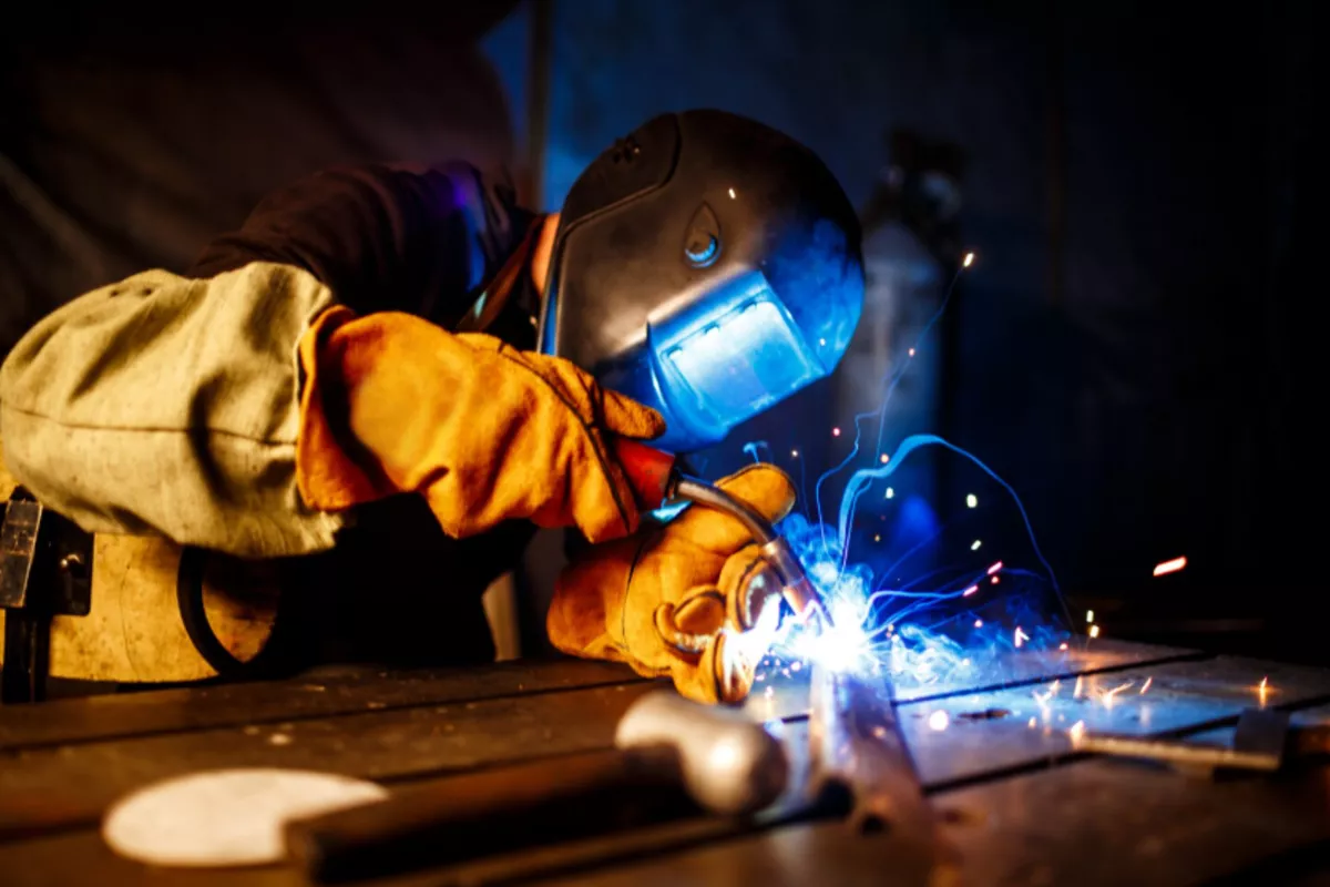Минстрой: заработок сварщика может достигать 500 000 рублей