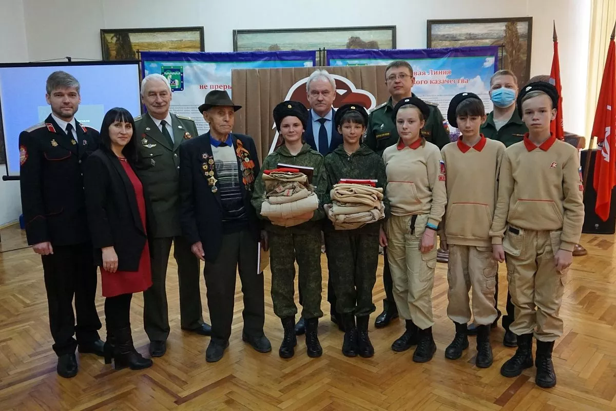 Сегодня Илье Павловичу Щеглову 101 год, но он находит в себе силы общаться с молодежью.