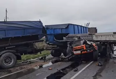 КамАЗы столкнулись и перегородили дорогу в Белореченском районе