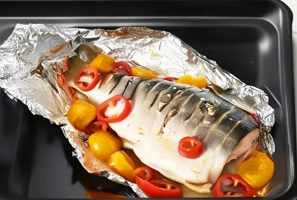 Новогодняя горбуша в духовке: запекаем в фольге целиком - и сочная рыба без хлопот