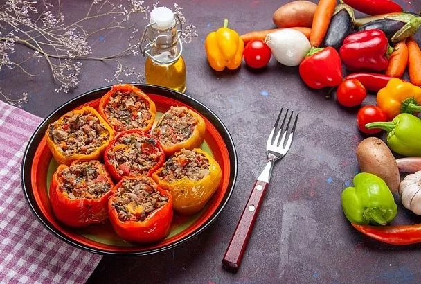 Фаршированный перец: классика от Сталика Ханкишиева и диетические варианты 