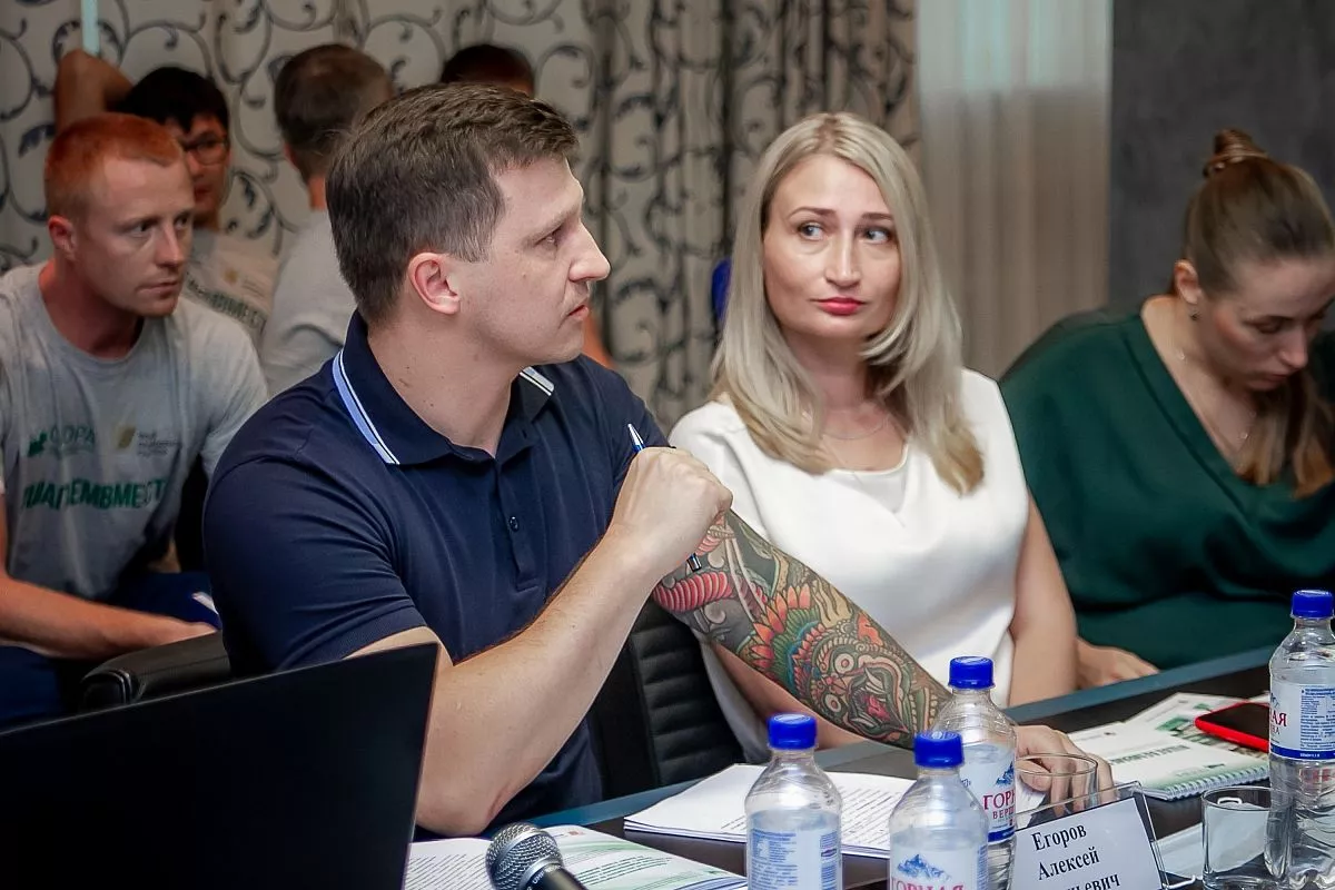 Алексей Егоров уже не первый год помогает людям с ампутацией и нарушениями опорно-двигательного аппарата.