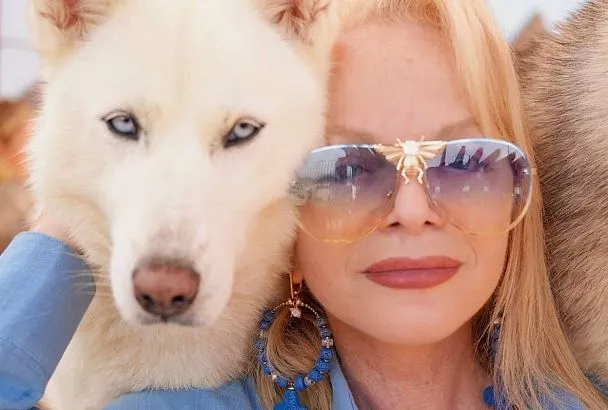  «Собакотерапия! Столько положительных эмоций!»: Лариса Долина поделилась кадрами с горного курорта Сочи
