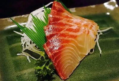 Делаем красную шубу потолще, и ваша семга точно станет идеально просоленной красной рыбой. Рецепт, проверенный десятилетиями