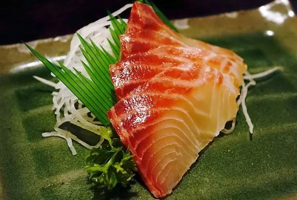 Делаем красную шубу потолще, и ваша семга точно станет идеально просоленной красной рыбой. Рецепт, проверенный десятилетиями