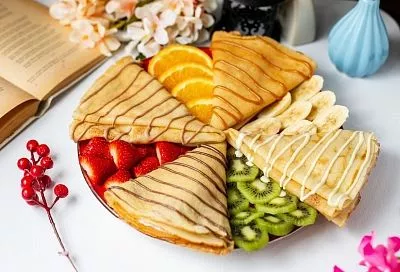 Чтобы Масленица была вкуснее: лучшие сладкие соусы и добавки к блинам