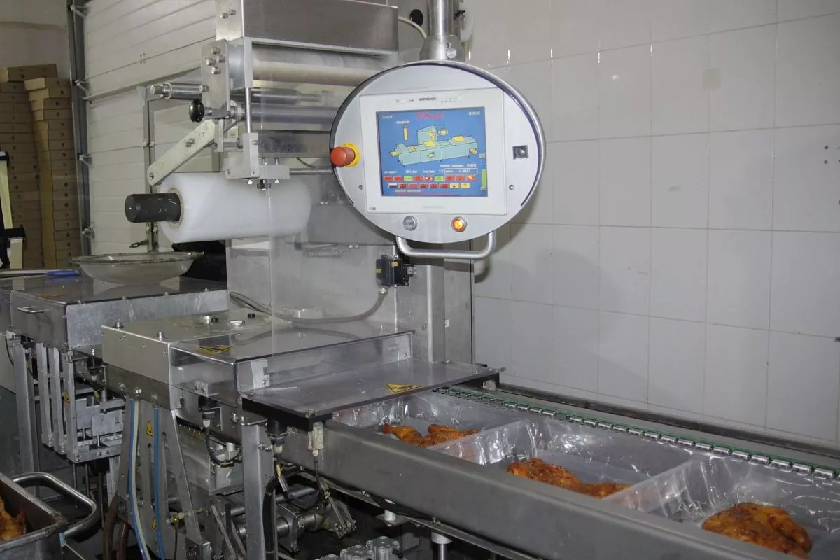 Благодаря мерам господдержки сельхозкооператив обновляет производственные мощности, приобретает новое оборудование. 