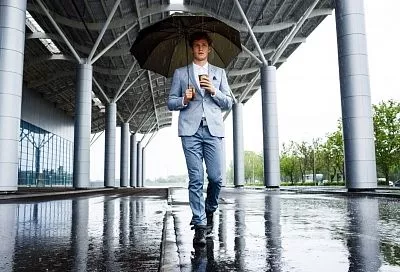 Спасаем любимую обувь от дождя, не выходя из дома: простые средства, которые защитят ваши ботинки от промокания не хуже магазинных средств