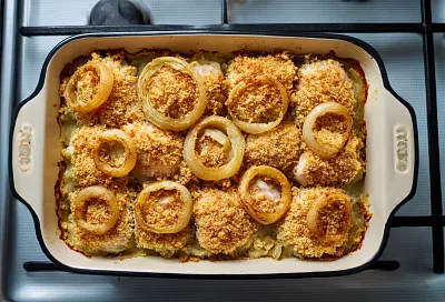 Куриная грудка под сметанной шубкой из духовки