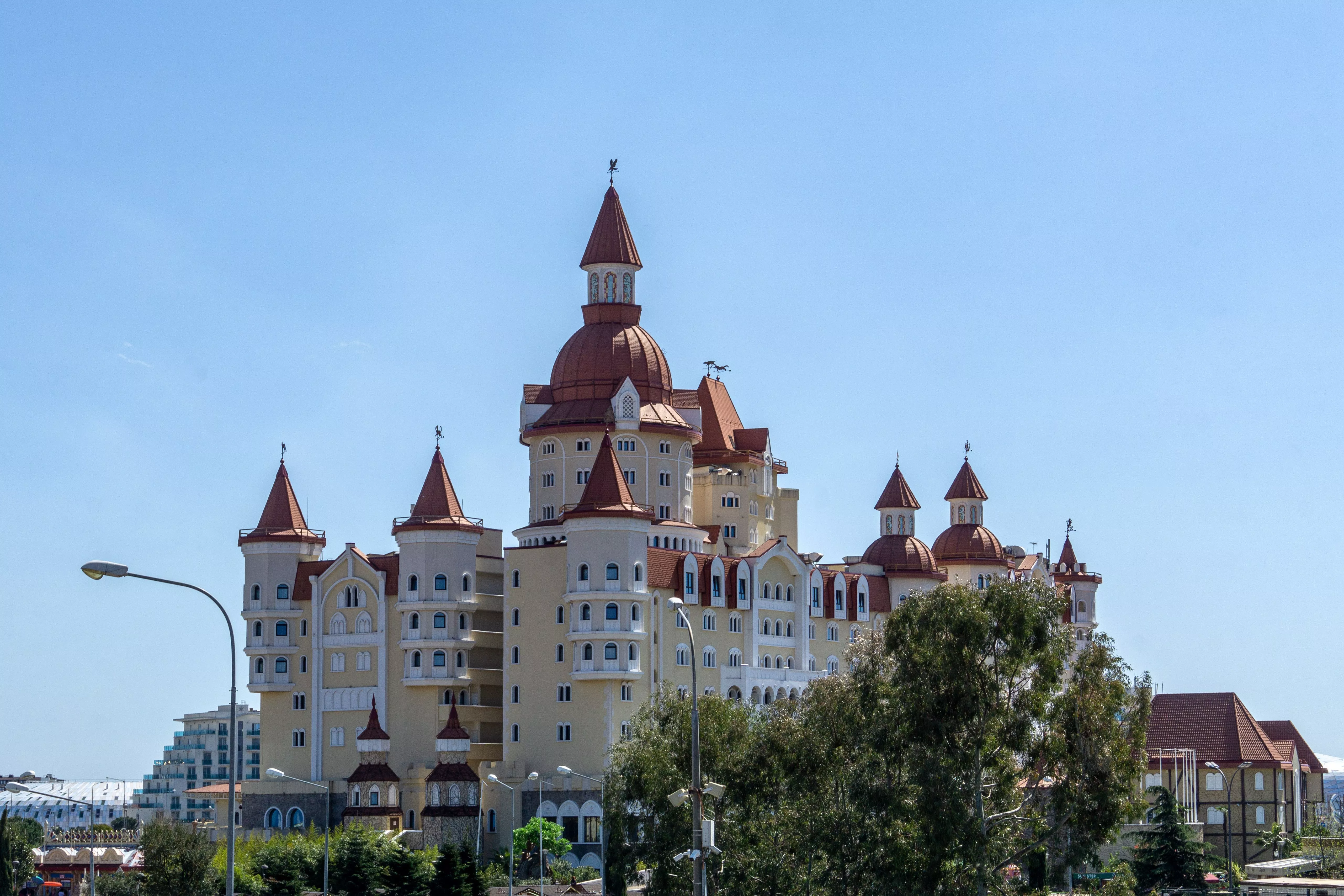 Краснодарский край вошел в число самых популярных регионов России для посуточной аренды жилья летом и осенью