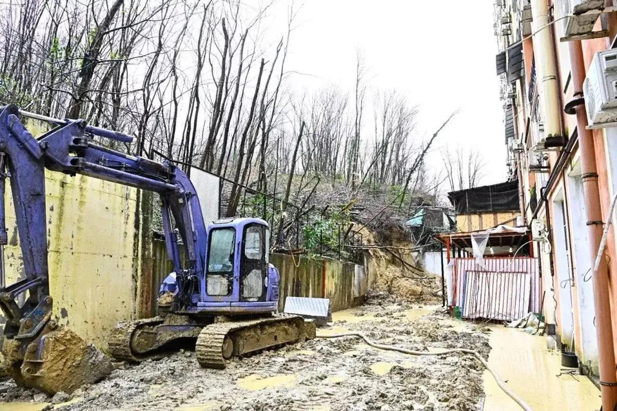 Мэр Сочи назвал ситуацию с подвижками грунта в Хостинском и Адлерском районах сложной, но контролируемой