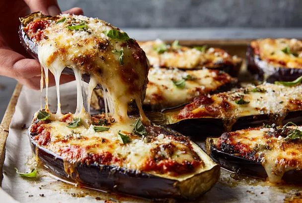 Баклажаны в духовке с томатами и моцареллой: лёгкий итальянский ужин