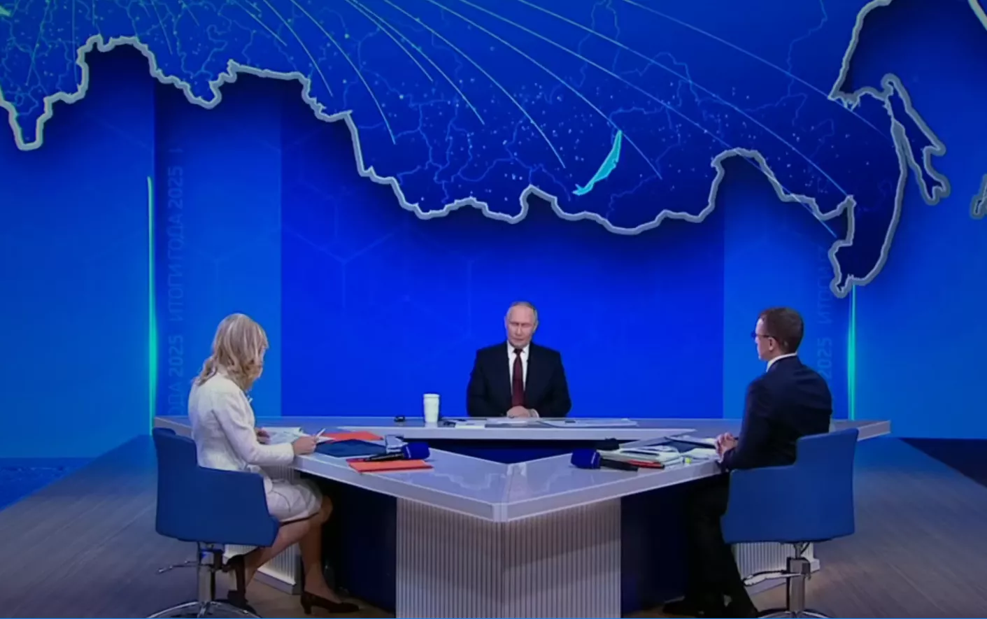 Путин поручил расширить программу семейной ипотеки на вторичное жильё для малых городов