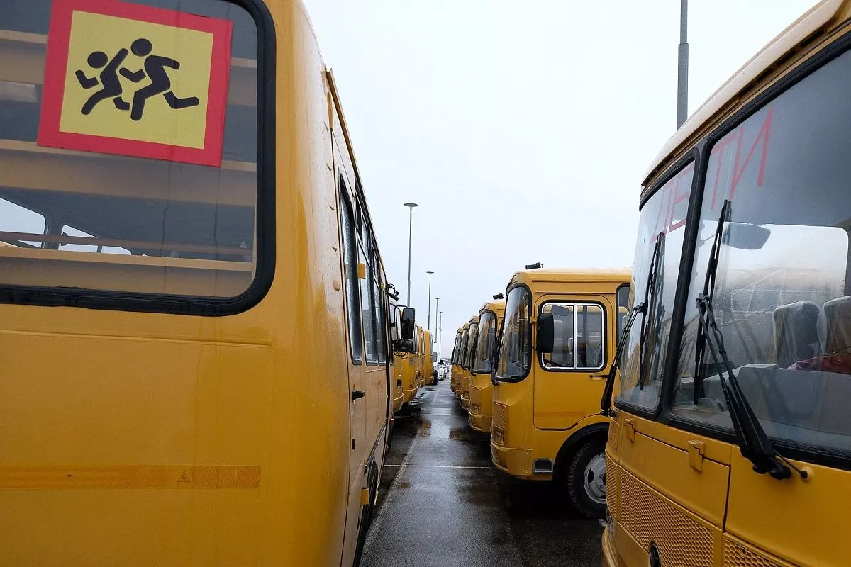 Ключи от новых автомобилей представителям муниципалитетов передал губернатор Вениамин Кондратьев