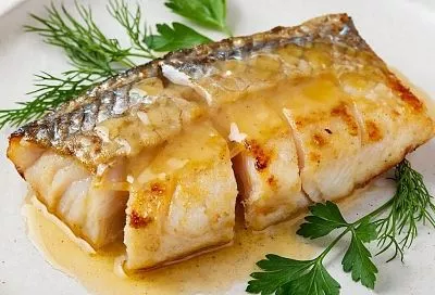 Рыба со шпинатом и соусом в духовке: 30 минут, минимум посуды, максимум вкуса 