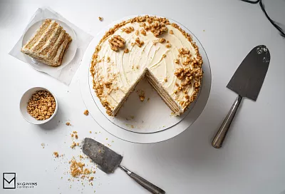 Сенаторский торт: ореховое безе, песочные коржи и ванильный крем