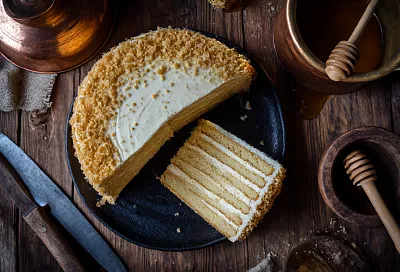 Быстрый домашний медовый торт без сливочного масла