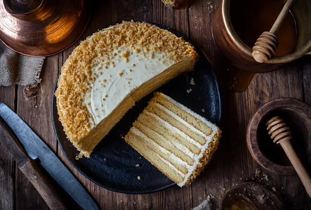 Быстрый домашний медовый торт без сливочного масла