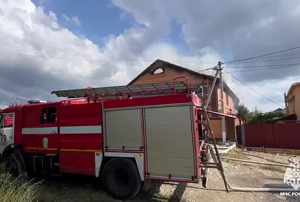 Здание реабилитационного центра загорелось в Анапе
