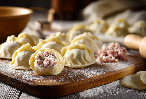 Идеальные домашние пельмени с тончайшим тестом и сочной начинкой – варятся за 3-4 минуты и не разваливаются