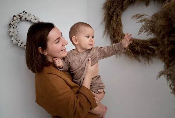 Эксперт предложил снизить пенсионный возраст для матерей детей дошкольного и младшего школьного возраста