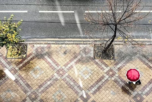 В Краснодарском крае ожидаются ливни, грозы и сильный ветер до 25 м/с