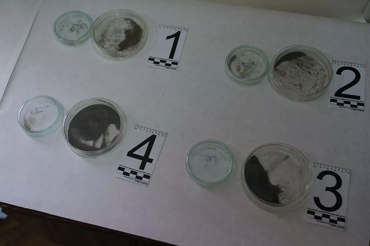 Кубанские эксперты-криминалисты выполняют более 40 тысяч экспертиз и около 12 тысяч исследований вещественных доказательств в год, более 90% из них помогают расследованию преступлений.