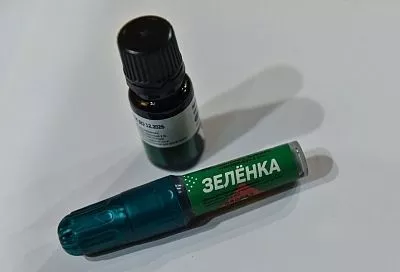 Намажь и подуй: эффективна ли обычная зеленка от прикорневой гнили у огурцов?