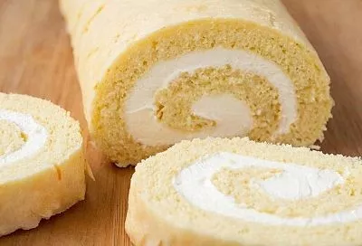 Медовый рулет, который затмит торт из кондитерской со сметанным кремом. Как же просто его приготовить