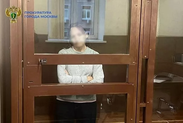 Столкнувшая девочку на пути в метро краснодарка страдает психическим расстройством