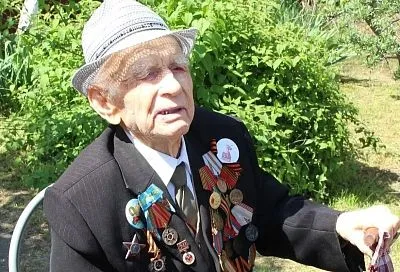Губернатор Вениамин Кондратьев поздравил с днем рождения 103-летнего ветерана Великой Отечественной войны из Ленинградского округа
