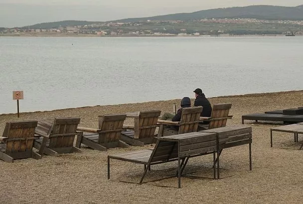 Мэр Геленджика призвал жителей и гостей курорта отказаться от крещенских купаний в открытой воде