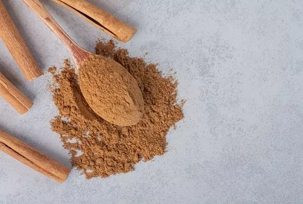 Убираем грибок без химии: добавляю эту специю при поливе комнатных растений – и никаких болезней